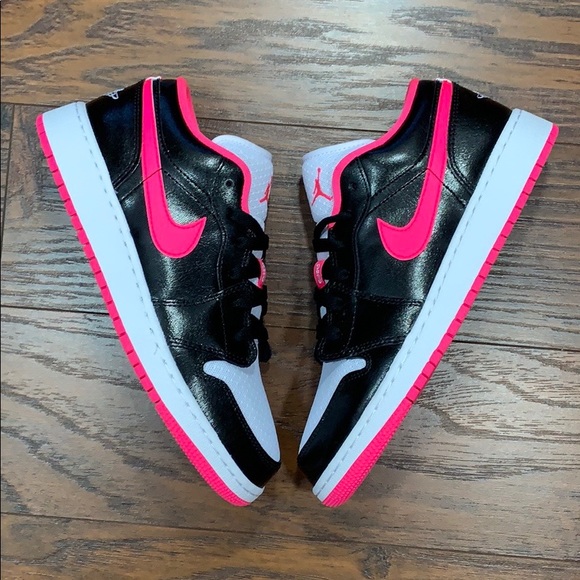 NIKE AIR JORDAN 1 LOW (GS) Black/Hyper Pink-White - Picture 6 of 16